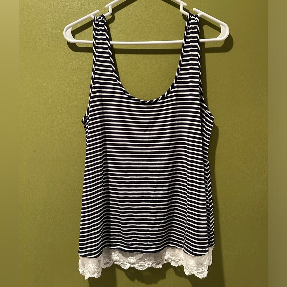 Lace trimmed tank top